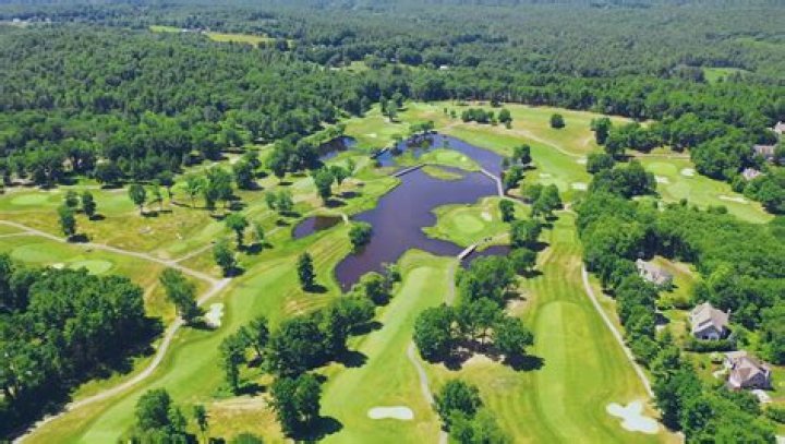 Amherst Country Club: A Prestigious Golfing Paradise