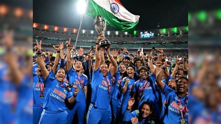 Islanders Secure Thrilling Victory Over Panthers in Overtime