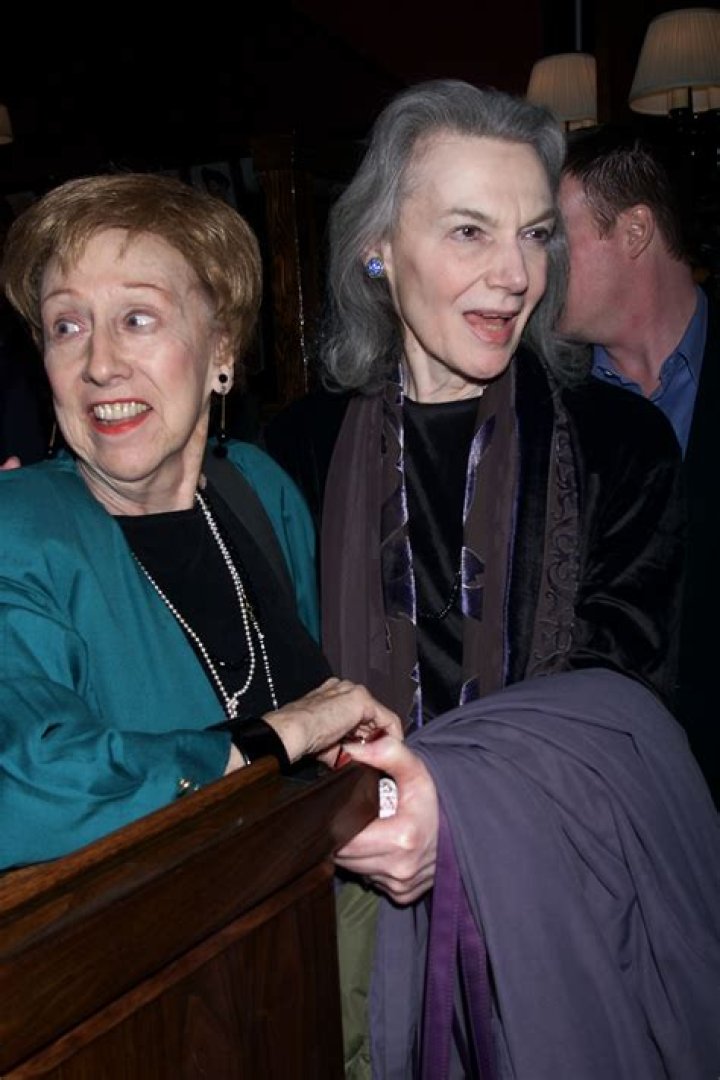 Jean Stapleton Net Worth: Astonishing Riches of a Hollywood Icon