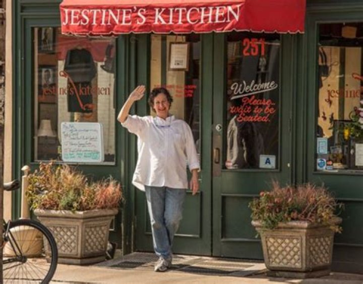 Jestine's Kitchen: A Celebration of Charleston's Culinary Heritage