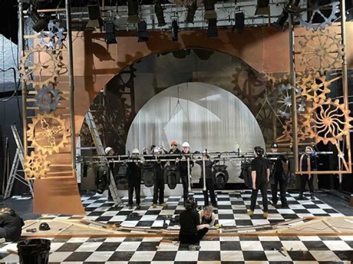 Lizzebroadway: The Rising Star Illuminating the Stage and Screen