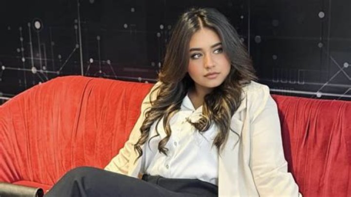 Manahil Malik Video: A Comprehensive Guide to Her Journey and Online Presence