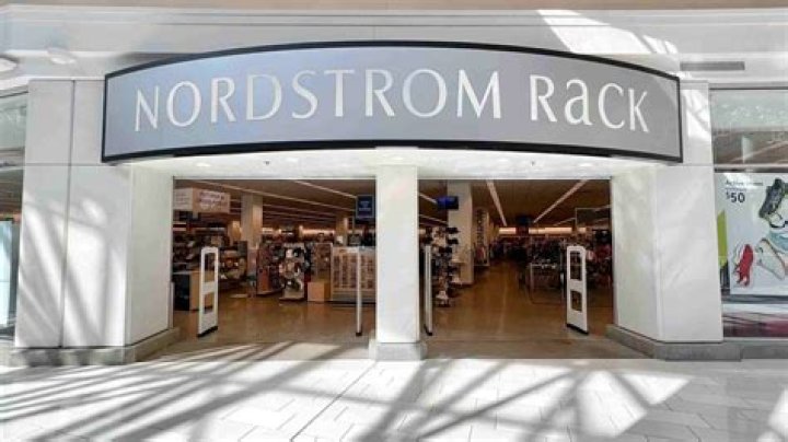 Nordstrom Returns at Nordstrom Rack: A Comprehensive Guide to Your Shopping Experience