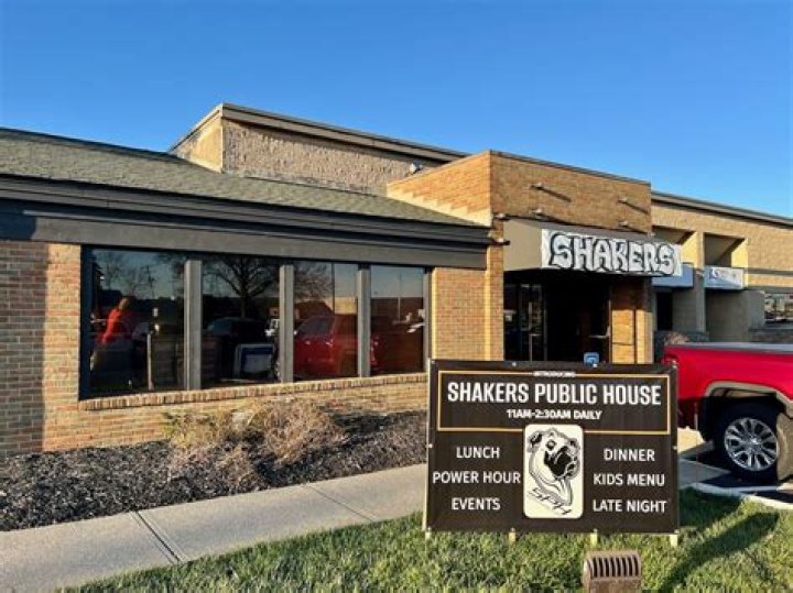 Shakers Public House: The Ultimate Destination for Food, Drinks, and Vibe