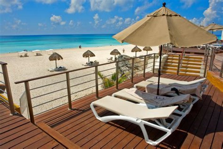 Sunset Royal Cancun Hotel: Your Ultimate All-Inclusive Beach Paradise