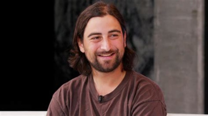 Tolga Mendi: The Rising Star in the Music Industry