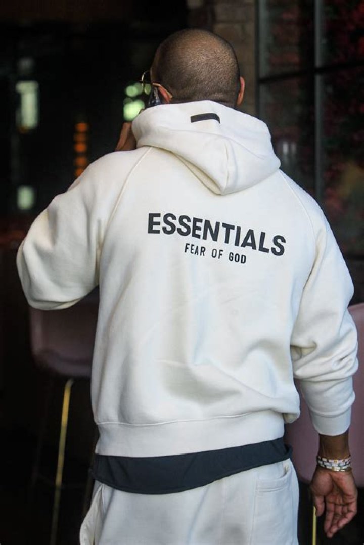 Who Makes Essentials Clothing: Unveiling the Brands Behind Your Favorite Basics